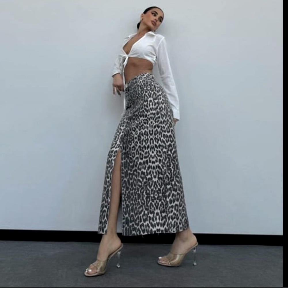 Leopard Print Black/Silver Midi Skirt with Slit size Small